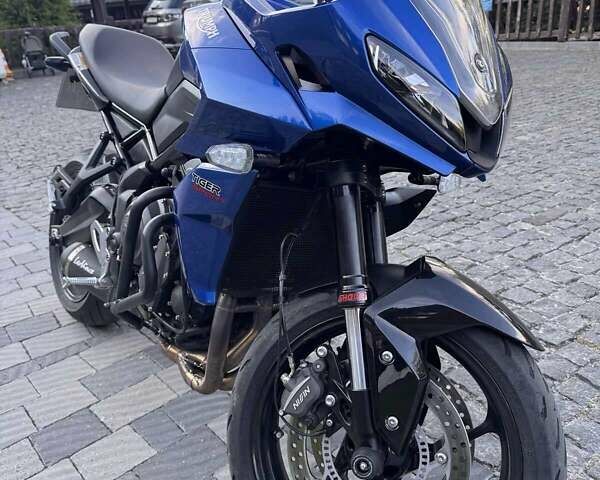 Синий Триумф Тигр, объемом двигателя 0 л и пробегом 20 тыс. км за 8500 $, фото 1 на Automoto.ua
