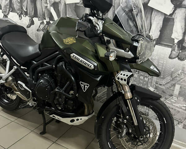 Триумф Тигр 2013 в Черкассах на Automoto.ua Зеленый Триумф Тигр, объемом двигателя 1.2 л и пробегом 8 тыс. км за 8000 $, фото 1 на Automoto.ua