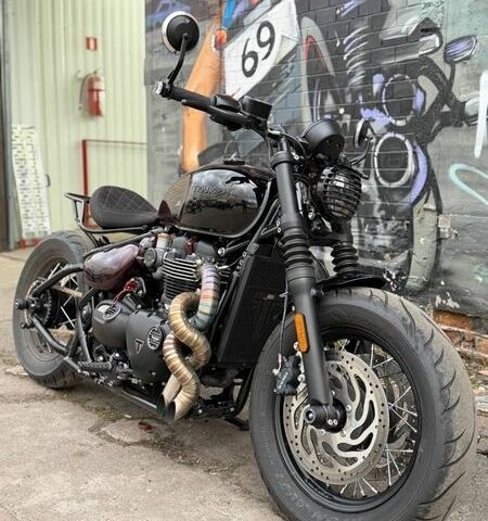 Черный Триумф Bobber, объемом двигателя 1.2 л и пробегом 8 тыс. км за 17500 $, фото 1 на Automoto.ua