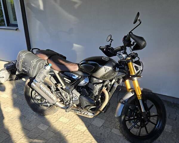 Черный Триумф Scrambler, объемом двигателя 0.4 л и пробегом 1 тыс. км за 8000 $, фото 1 на Automoto.ua