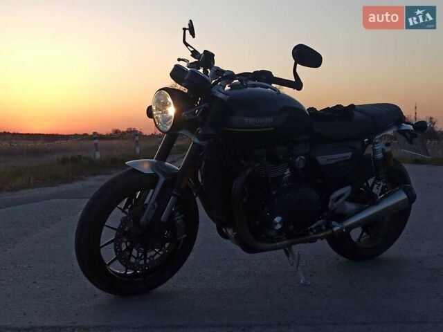 Серый Триумф Speed Twin, объемом двигателя 1.2 л и пробегом 9 тыс. км за 11200 $, фото 1 на Automoto.ua