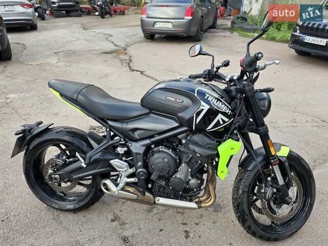 Тріумф Trident 2023 у Києві на Automoto.ua Чорний Тріумф Trident, об'ємом двигуна 0.66 л та пробігом 4 тис. км за 12500 $, фото 1 на Automoto.ua