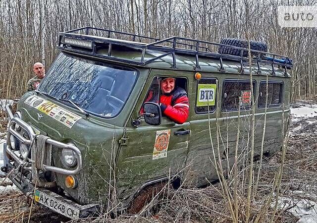 Зеленый УАЗ 2206, объемом двигателя 3 л и пробегом 100 тыс. км за 6300 $, фото 1 на Automoto.ua