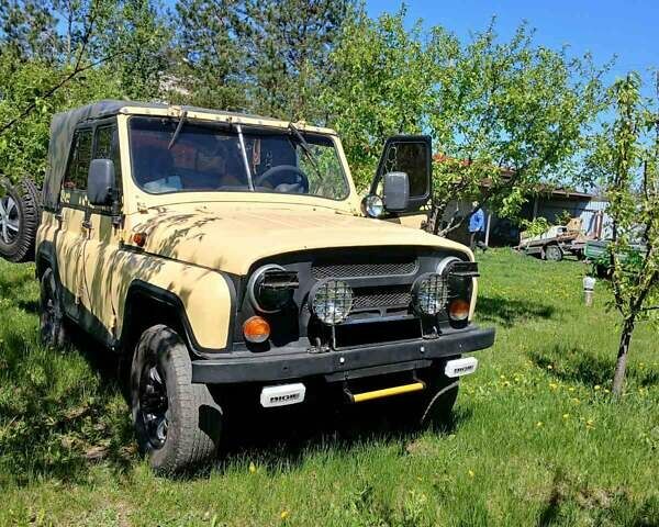 Жовтий УАЗ 31512, об'ємом двигуна 2.45 л та пробігом 40 тис. км за 2700 $, фото 1 на Automoto.ua