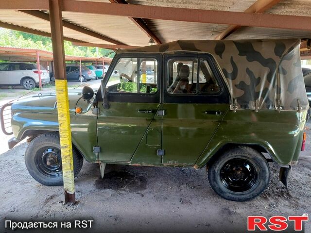 Зеленый УАЗ 31512, объемом двигателя 2.4 л и пробегом 23 тыс. км за 1700 $, фото 1 на Automoto.ua