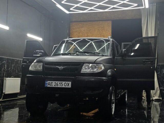 Чорний УАЗ 3163 Patriot, об'ємом двигуна 2.7 л та пробігом 147 тис. км за 6500 $, фото 1 на Automoto.ua