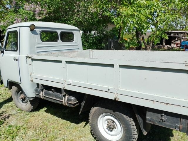 Серый УАЗ 3303, объемом двигателя 2.4 л и пробегом 25 тыс. км за 3200 $, фото 1 на Automoto.ua