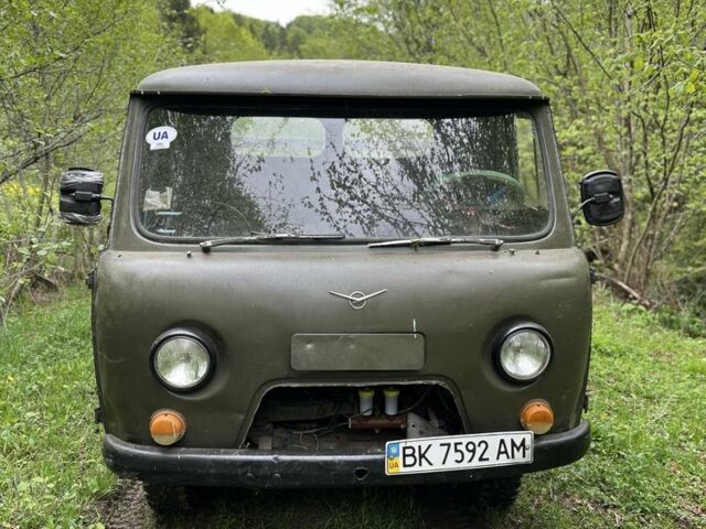 Зеленый УАЗ 3303, объемом двигателя 2.4 л и пробегом 2 тыс. км за 2100 $, фото 1 на Automoto.ua