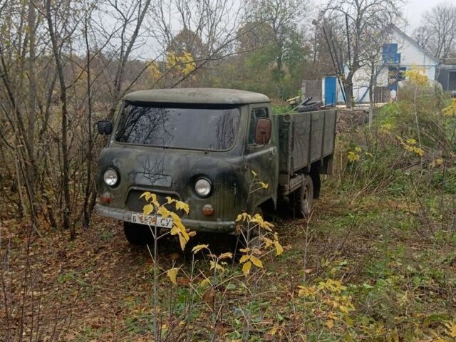 УАЗ 3303 1985 в Погребище на Automoto.ua Зеленый УАЗ 3303, объемом двигателя 2 л и пробегом 300 тыс. км за 1400 $, фото 1 на Automoto.ua