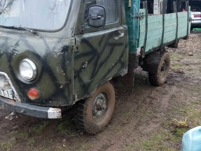 Зеленый УАЗ 3303, объемом двигателя 2.4 л и пробегом 50 тыс. км за 1600 $, фото 1 на Automoto.ua