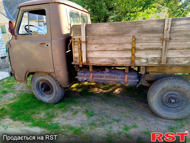 Зеленый УАЗ 3303, объемом двигателя 2.4 л и пробегом 0 тыс. км за 480 $, фото 1 на Automoto.ua