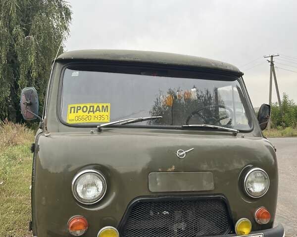 Зеленый УАЗ 3303, объемом двигателя 2.4 л и пробегом 70 тыс. км за 2000 $, фото 1 на Automoto.ua