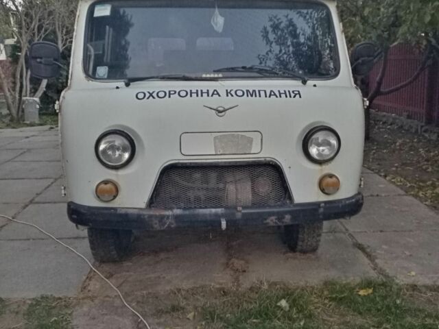 Белый УАЗ 3741, объемом двигателя 2.5 л и пробегом 82 тыс. км за 1836 $, фото 1 на Automoto.ua