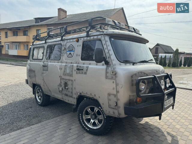 Серый УАЗ 3741, объемом двигателя 2.5 л и пробегом 120 тыс. км за 6500 $, фото 1 на Automoto.ua