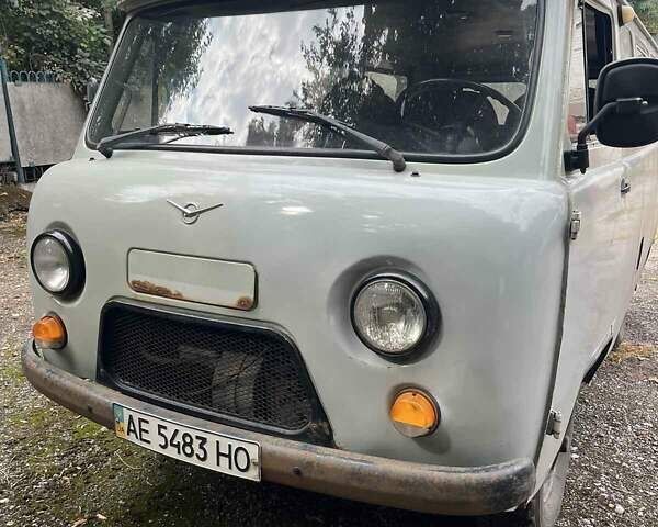 Серый УАЗ 3741, объемом двигателя 2.45 л и пробегом 532 тыс. км за 3500 $, фото 1 на Automoto.ua