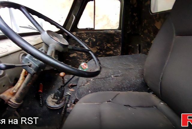 УАЗ 452, объемом двигателя 4.2 л и пробегом 0 тыс. км за 3500 $, фото 1 на Automoto.ua