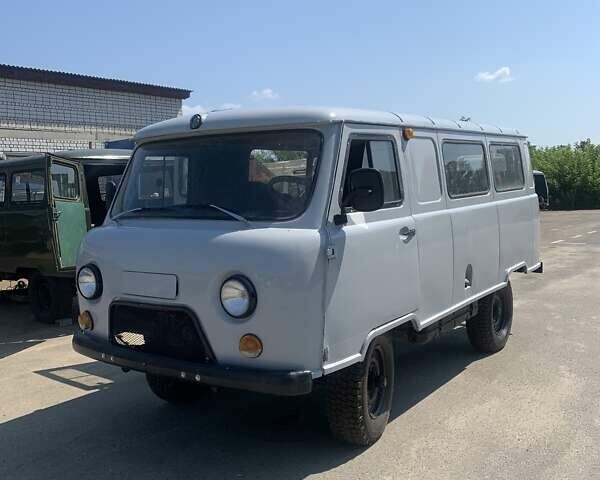 Білий УАЗ 452 пас, об'ємом двигуна 2.5 л та пробігом 88 тис. км за 2500 $, фото 1 на Automoto.ua