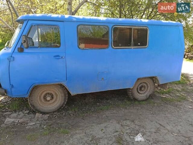 Синий УАЗ 452 пас, объемом двигателя 2.4 л и пробегом 100 тыс. км за 1600 $, фото 1 на Automoto.ua
