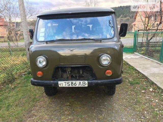 Зелений УАЗ 452 пас, об'ємом двигуна 2.4 л та пробігом 200 тис. км за 2200 $, фото 1 на Automoto.ua
