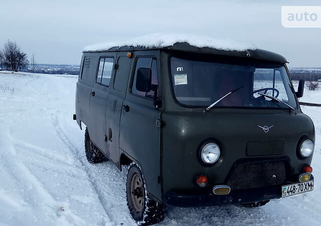 Зеленый УАЗ 452 пасс., объемом двигателя 3 л и пробегом 1 тыс. км за 3250 $, фото 1 на Automoto.ua