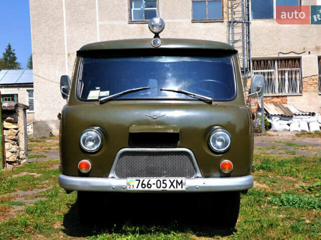 Зеленый УАЗ 452, объемом двигателя 2.4 л и пробегом 120 тыс. км за 3200 $, фото 1 на Automoto.ua