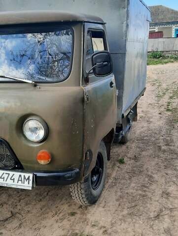 Зеленый УАЗ 452, объемом двигателя 2.45 л и пробегом 750 тыс. км за 1400 $, фото 1 на Automoto.ua