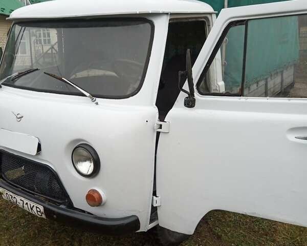 Белый УАЗ 469, объемом двигателя 2 л и пробегом 10 тыс. км за 1850 $, фото 1 на Automoto.ua