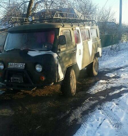 Зелений УАЗ 469, об'ємом двигуна 2.4 л та пробігом 100 тис. км за 2000 $, фото 1 на Automoto.ua