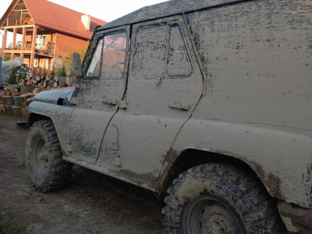 Зеленый УАЗ 469, объемом двигателя 2.4 л и пробегом 1000 тыс. км за 2600 $, фото 1 на Automoto.ua