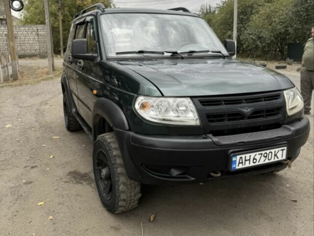 Зеленый УАЗ Другая, объемом двигателя 2.4 л и пробегом 300 тыс. км за 1500 $, фото 1 на Automoto.ua