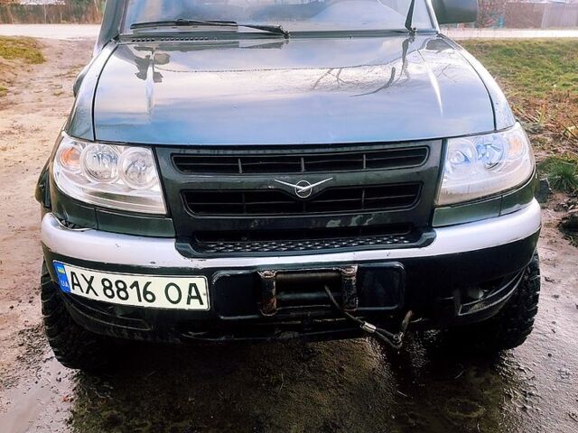 Серый УАЗ Патриот, объемом двигателя 2.7 л и пробегом 132 тыс. км за 4000 $, фото 1 на Automoto.ua