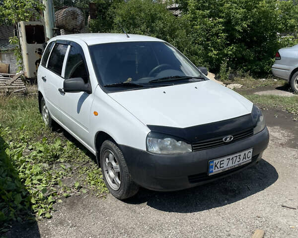 Белый ВАЗ 1117 Калина, объемом двигателя 1.39 л и пробегом 123 тыс. км за 3200 $, фото 1 на Automoto.ua