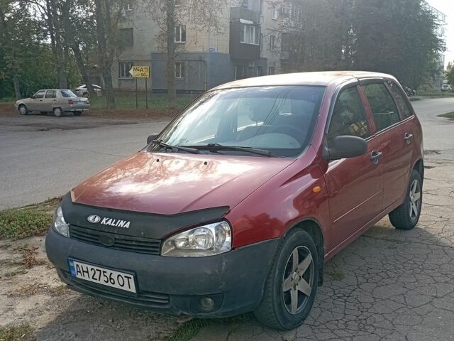 Червоний ВАЗ 1117 Калина, об'ємом двигуна 1.6 л та пробігом 227 тис. км за 1800 $, фото 1 на Automoto.ua