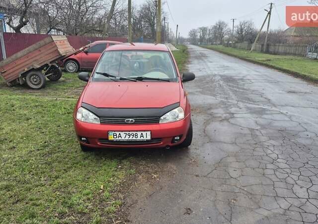 Червоний ВАЗ 1117 Калина, об'ємом двигуна 1.6 л та пробігом 180 тис. км за 3000 $, фото 1 на Automoto.ua