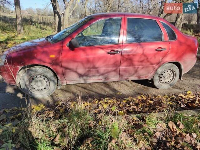 Красный ВАЗ 1117 Калина, объемом двигателя 1.4 л и пробегом 196 тыс. км за 1250 $, фото 1 на Automoto.ua