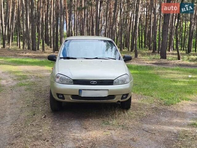 Желтый ВАЗ 1117 Калина, объемом двигателя 1.6 л и пробегом 242 тыс. км за 2300 $, фото 1 на Automoto.ua