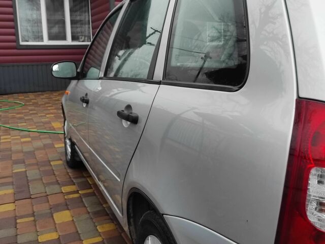 Сірий ВАЗ 1117 Калина, об'ємом двигуна 1.6 л та пробігом 200 тис. км за 2000 $, фото 1 на Automoto.ua