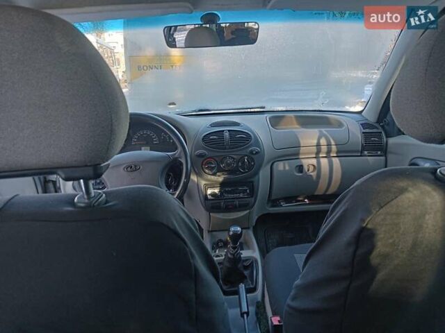 Серый ВАЗ 1117 Калина, объемом двигателя 1.6 л и пробегом 220 тыс. км за 1900 $, фото 1 на Automoto.ua