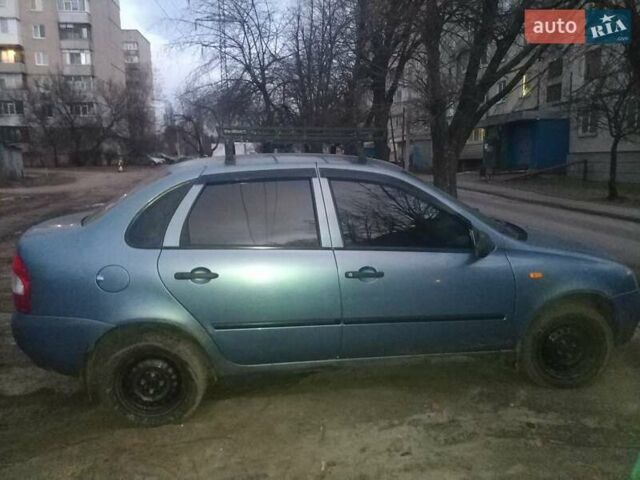 Синий ВАЗ 1118, объемом двигателя 1.6 л и пробегом 301 тыс. км за 2200 $, фото 1 на Automoto.ua
