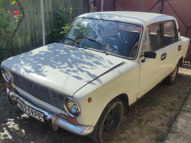 Белый ВАЗ 2101, объемом двигателя 1.2 л и пробегом 150 тыс. км за 450 $, фото 1 на Automoto.ua