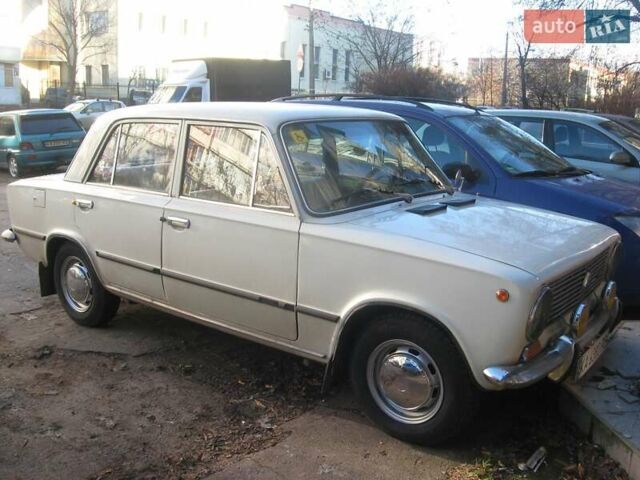 Белый ВАЗ 2101, объемом двигателя 1.2 л и пробегом 180 тыс. км за 3800 $, фото 1 на Automoto.ua