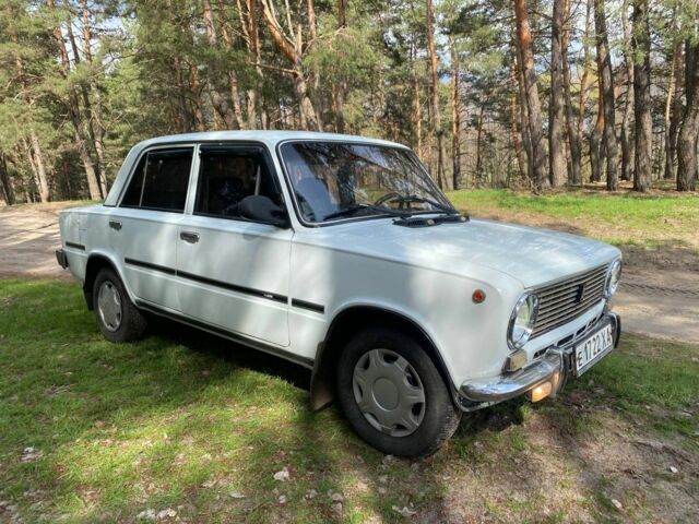 Белый ВАЗ 2101, объемом двигателя 1 л и пробегом 200 тыс. км за 750 $, фото 1 на Automoto.ua