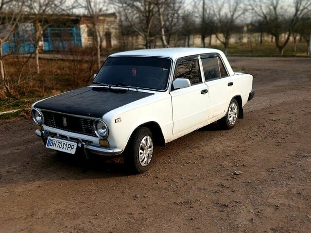 Белый ВАЗ 2101, объемом двигателя 1.3 л и пробегом 250 тыс. км за 400 $, фото 1 на Automoto.ua