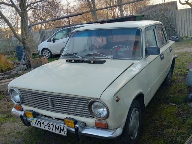 Белый ВАЗ 2101, объемом двигателя 0 л и пробегом 120 тыс. км за 320 $, фото 1 на Automoto.ua