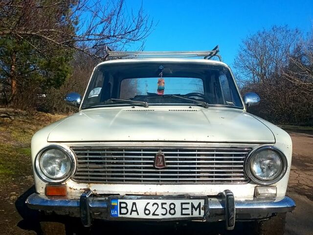 Білий ВАЗ 2101, об'ємом двигуна 1.2 л та пробігом 200 тис. км за 500 $, фото 1 на Automoto.ua