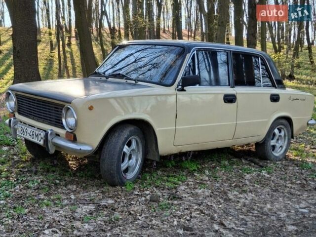 Белый ВАЗ 2101, объемом двигателя 1.3 л и пробегом 300 тыс. км за 888 $, фото 1 на Automoto.ua