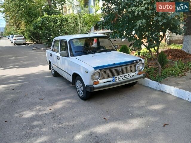 Белый ВАЗ 2101, объемом двигателя 1.5 л и пробегом 300 тыс. км за 400 $, фото 1 на Automoto.ua