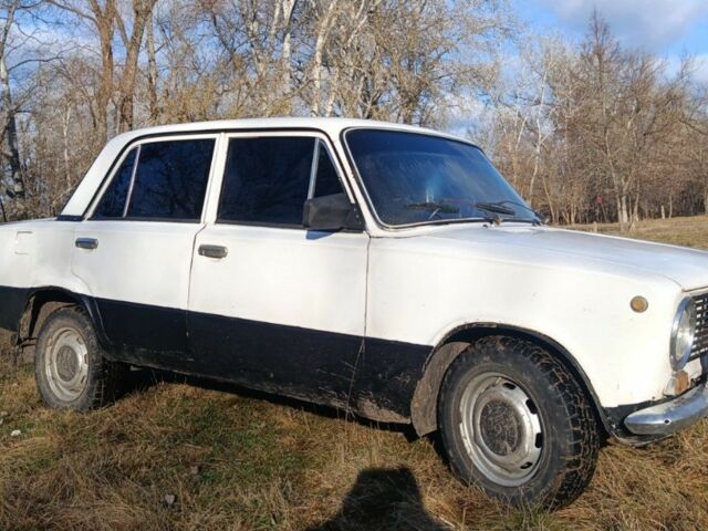 Белый ВАЗ 2101, объемом двигателя 1.2 л и пробегом 100 тыс. км за 438 $, фото 1 на Automoto.ua