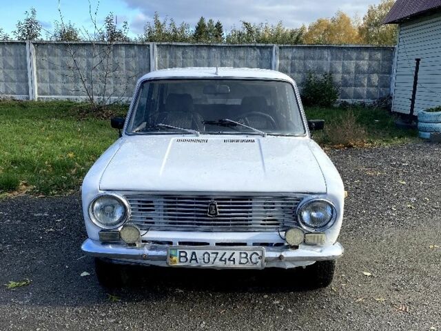 ВАЗ 2101 1974 в Гайвороне на Automoto.ua Белый ВАЗ 2101, объемом двигателя 1.2 л и пробегом 10 тыс. км за 476 $, фото 1 на Automoto.ua