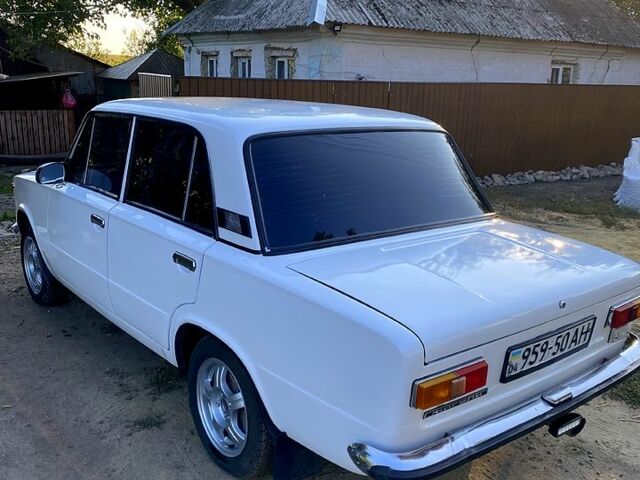 Белый ВАЗ 2101, объемом двигателя 1.5 л и пробегом 300 тыс. км за 1300 $, фото 1 на Automoto.ua